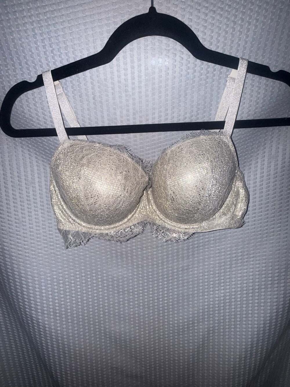 Victoria's Secret Dream Angels Silver Metallic Chantilly Lace Lined Demi Bra 32D